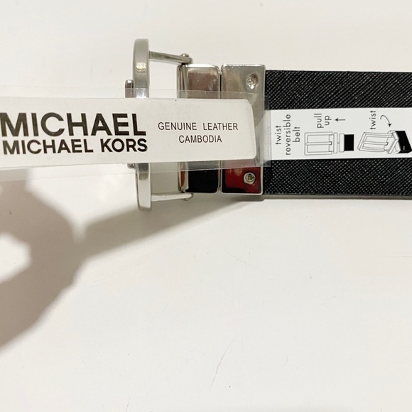 MICHAEL Michael Kors White Black Reversible Leather Belt Silver Buckle NWT - Picture 9 of 10